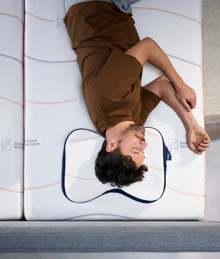 M line athletic pillow kussen bij Fidder Slapen